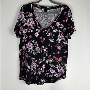 Torrid Black Floral Print V-Neck T-Shirt